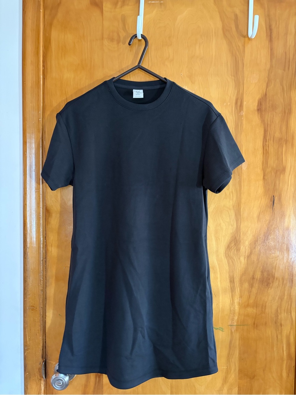 Classic Black Short-Sleeve Crewneck Sandwash dress